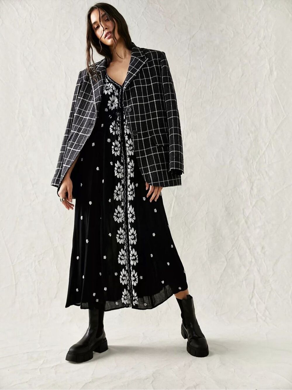 Free People Embroidered Fable Maxi Dress M Black White Floral Boho V Neck - Picture 4 of 16